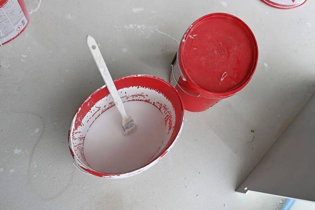 西安一名48岁油漆工地下室刷漆中毒<strong></p>
<p>福耀玻璃股票</strong>,抢救四天后离世,警方已介入