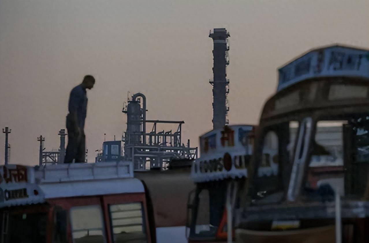 俄罗斯勒令用人民币结算<strong></p>
<p>福耀玻璃股票</strong>，莫迪政府老老实实照办，彻底放弃了挣扎