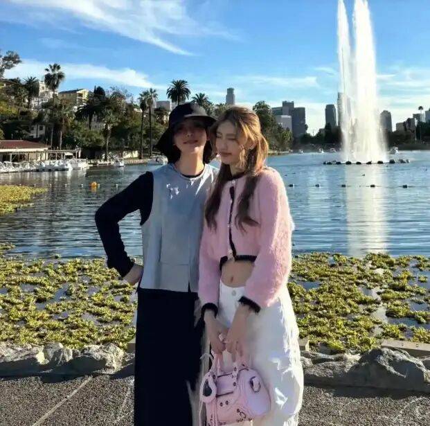 考古|冯小刚带女儿去陈思诚工作室！开个人账号还读影视专业<strong></p>
<p>福耀玻璃股票</strong>，她也要“女承父业”吗？