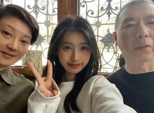 考古|冯小刚带女儿去陈思诚工作室！开个人账号还读影视专业<strong></p>
<p>福耀玻璃股票</strong>，她也要“女承父业”吗？