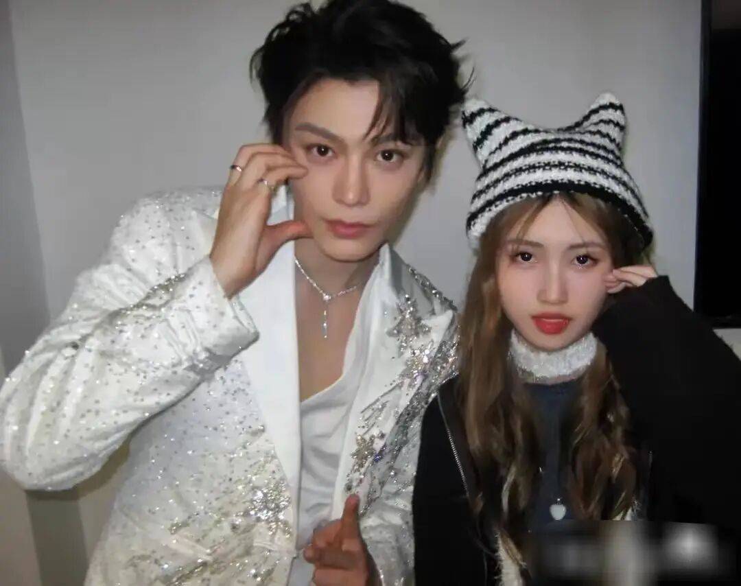 考古|冯小刚带女儿去陈思诚工作室！开个人账号还读影视专业<strong></p>
<p>福耀玻璃股票</strong>，她也要“女承父业”吗？