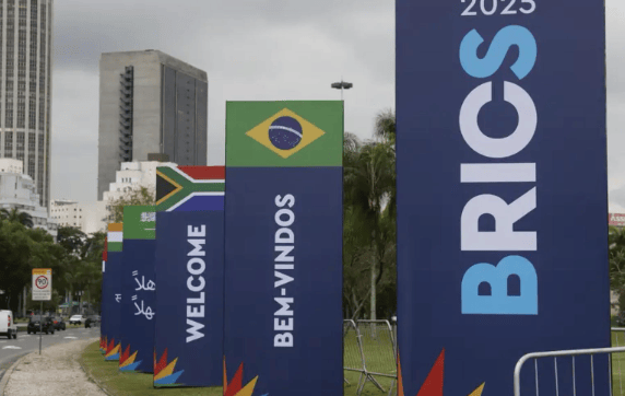 刚被157国承认<strong></p>
<p>福耀玻璃股票</strong>，巴勒斯坦就通告全球，申请加入金砖，中方回应很高明，美以最担忧的一幕发生？