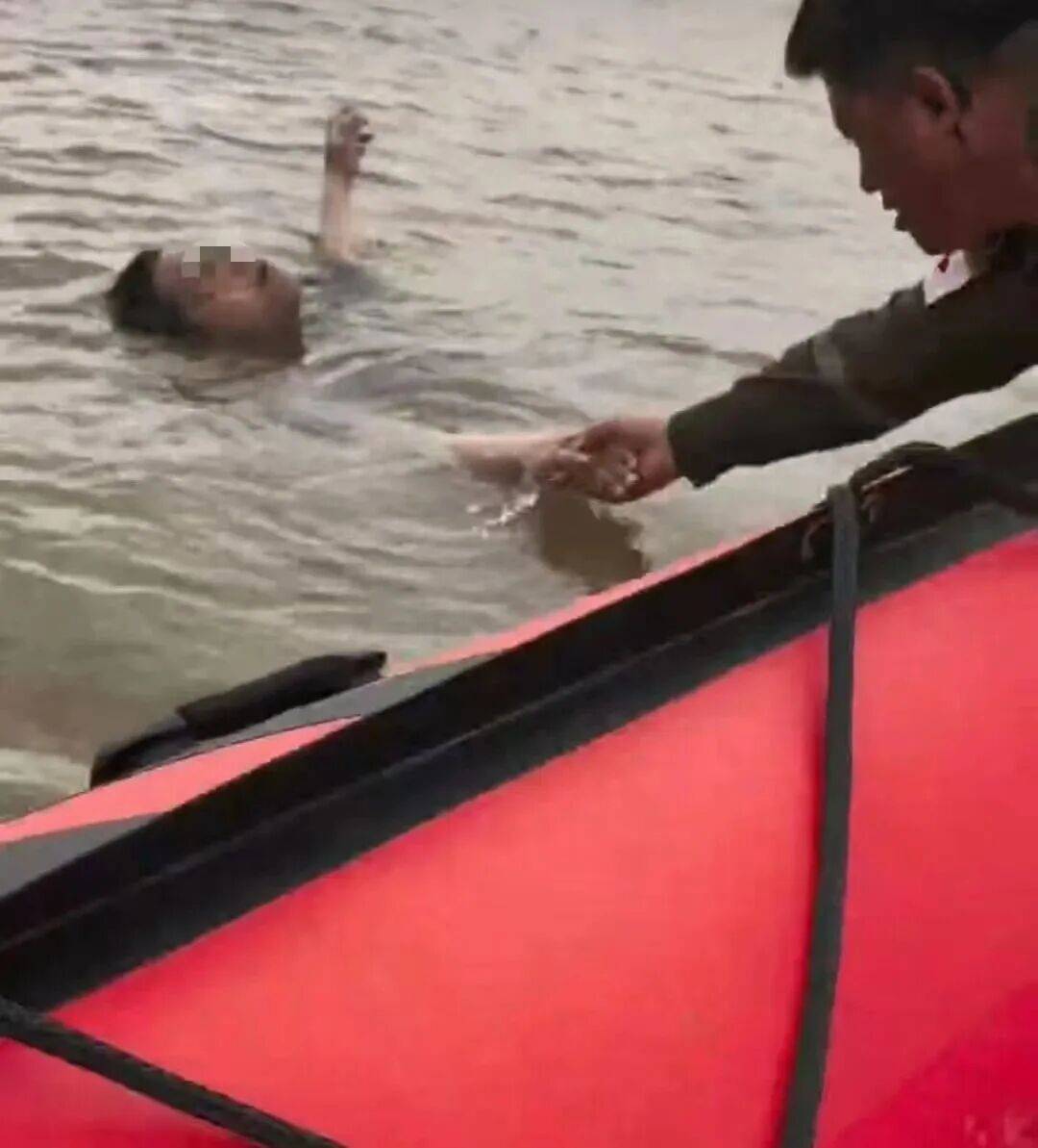 230斤重小伙酒后落水<strong></p>
<p>宁波银行股票</strong>，漂浮7小时终获救……