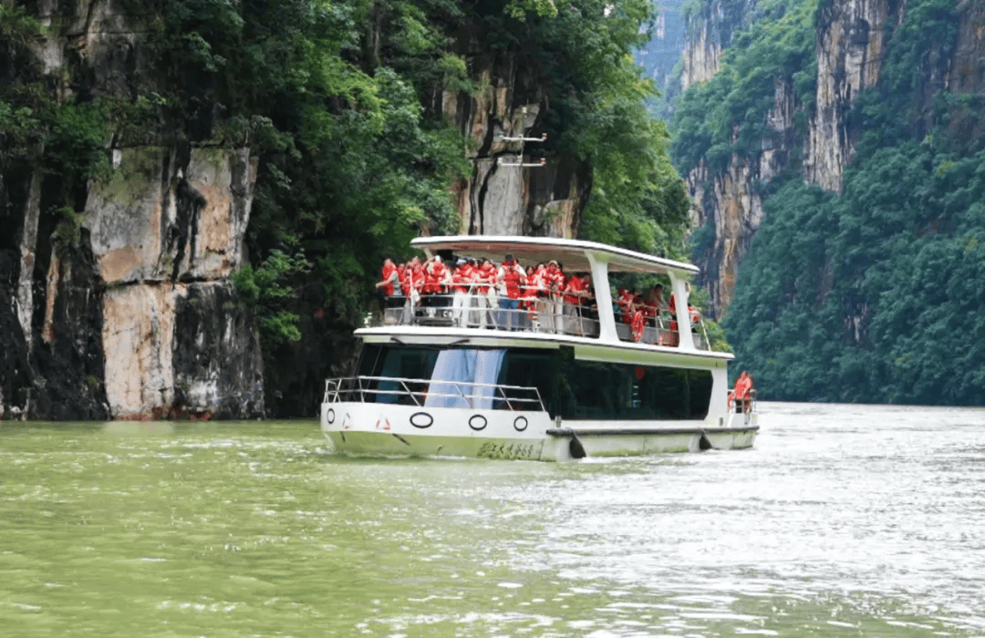 一桥通 众景热 关岭双节假期接待游客达34.5万人次