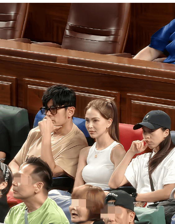 考古|昆凌现身暴瘦变化大!7年剖腹产下3娃<strong></p>
<p>宁波银行股票</strong>,从“打工妹”到“天王嫂”,她的辛苦谁懂