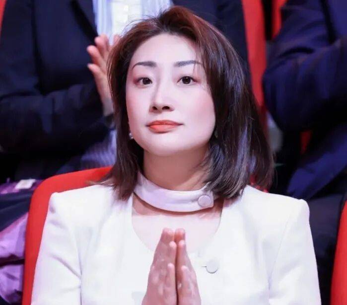 娃哈哈“内战”打到了最残酷的时候<strong></p>
<p>金安国纪股票</strong>,宗馥莉这次腹背受敌