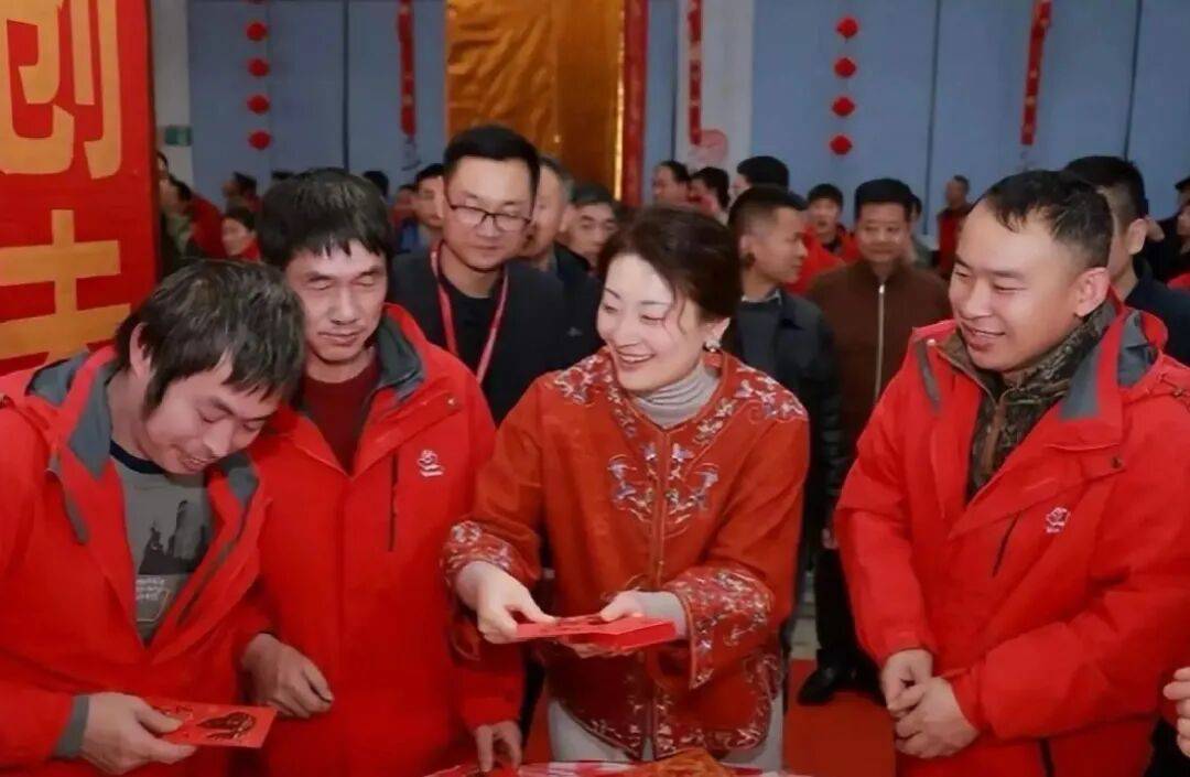 娃哈哈“内战”打到了最残酷的时候<strong></p>
<p>金安国纪股票</strong>,宗馥莉这次腹背受敌