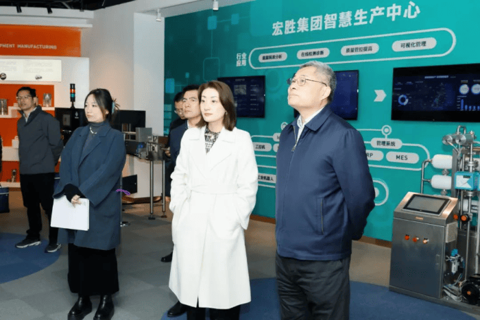 娃哈哈“内战”打到了最残酷的时候<strong></p>
<p>金安国纪股票</strong>,宗馥莉这次腹背受敌