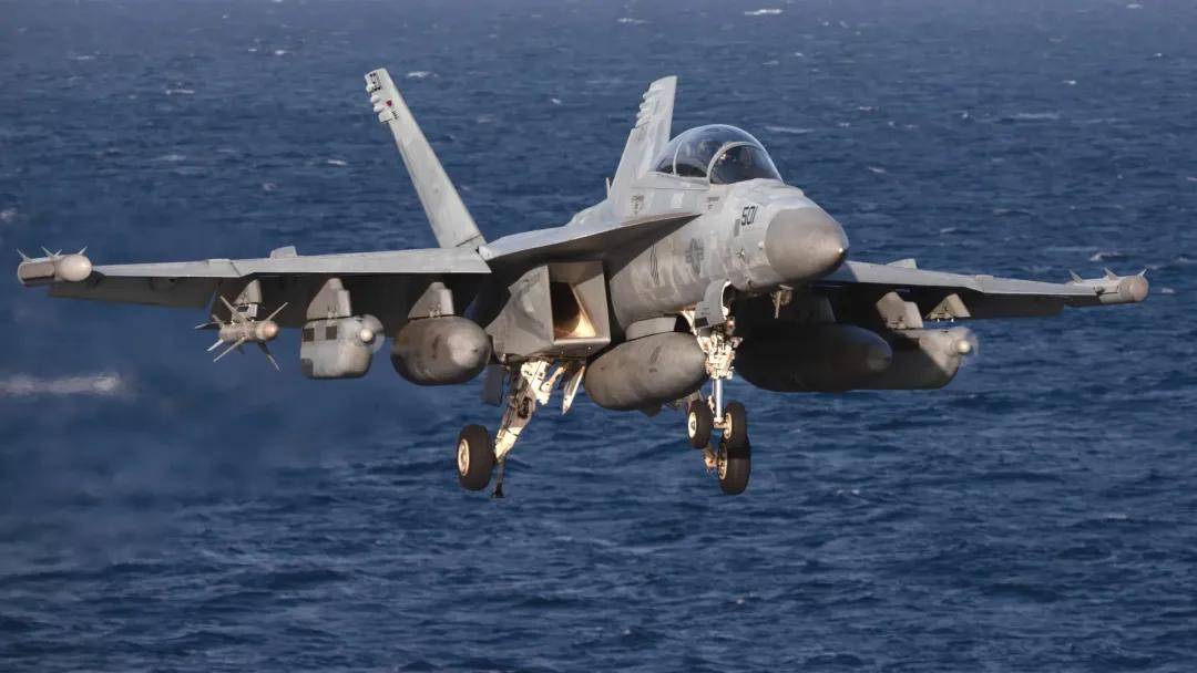 央视官宣:歼-16可挂载副油箱<strong></p>
<p>金安国纪股票</strong>!网友:航程加到7000公里有必要?