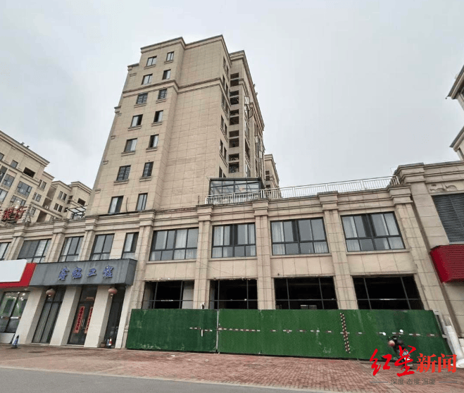 探访“业主私挖近300平方米地下室”现场:被挖区域已回填至地面<strong></p>
<p>金安国纪股票</strong>,涉案业主担任多家公司高管