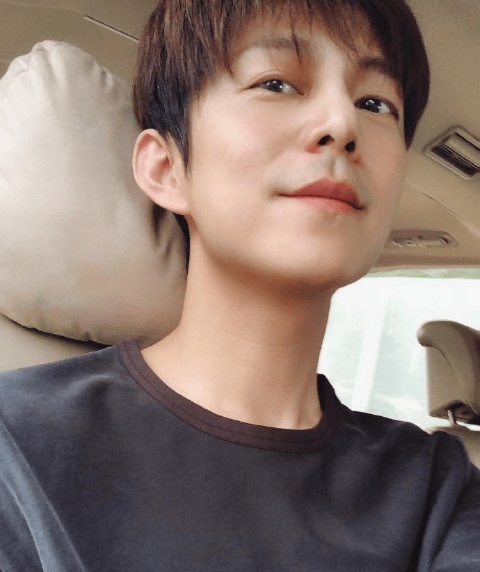 51岁何炅坦言：精力大不如前<strong></p>
<p>华友钴业股票</strong>，我现在特别痛苦，又近视又老花