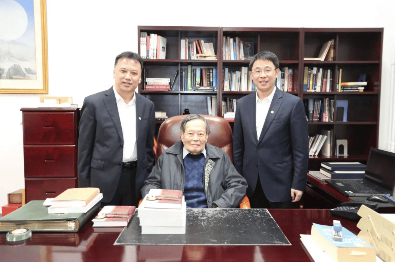 杨振宁为什么连续32年担任东莞理工学院名誉校长<strong></p>
<p>网易股票</strong>?