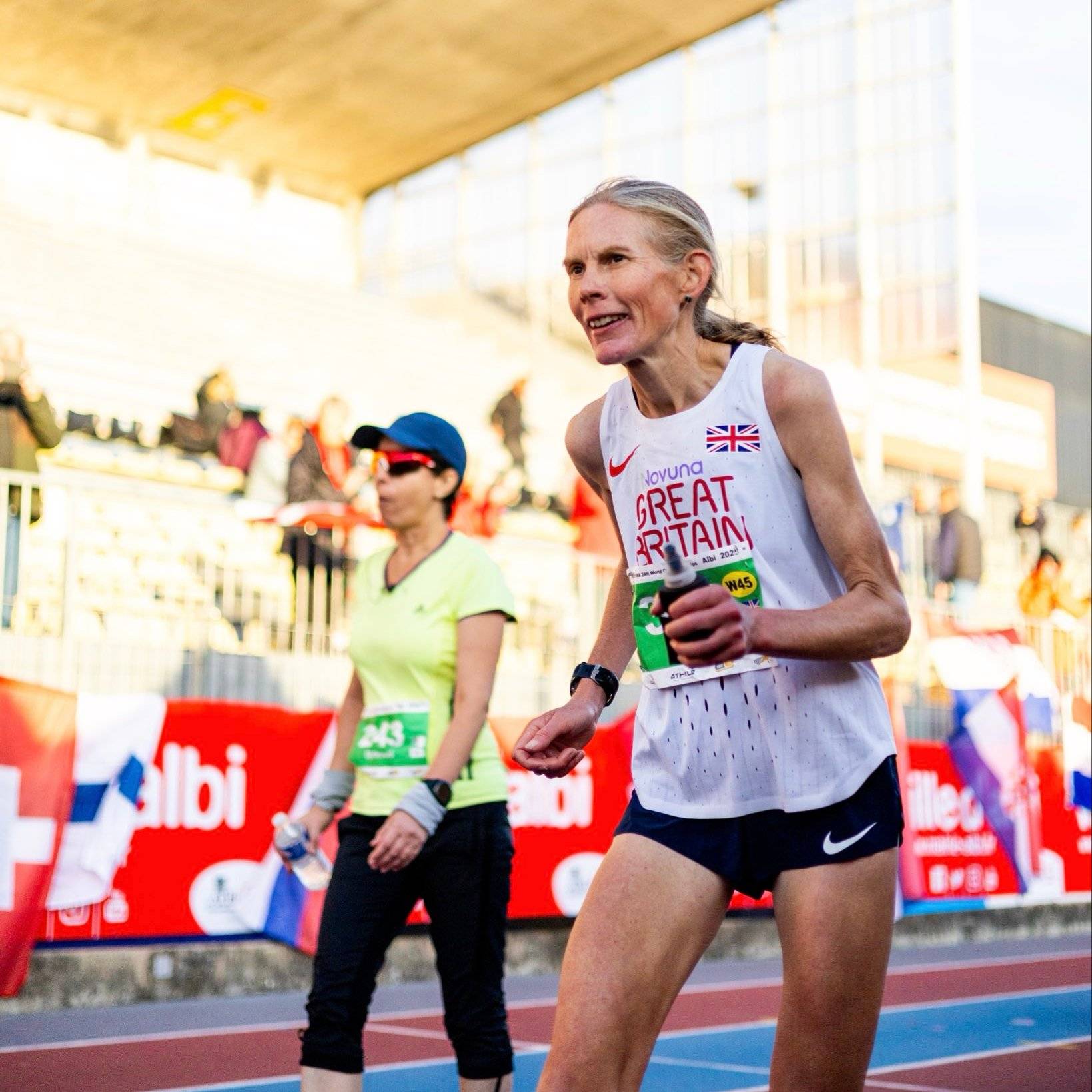 24小时狂奔278.622公里<strong></p>
<p>贝因美股票</strong>! 46岁女将打破女子24小时超马世界纪录