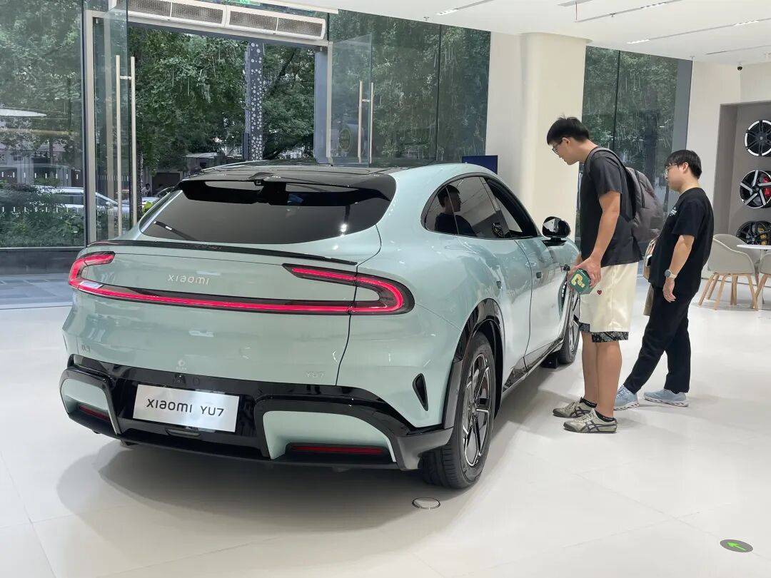 车轮飞滚十余米！武汉小米SU7断轴撞护栏<strong></p>
<p>贝因美股票</strong>，一月内两起脱落事故，官方回应仍含糊