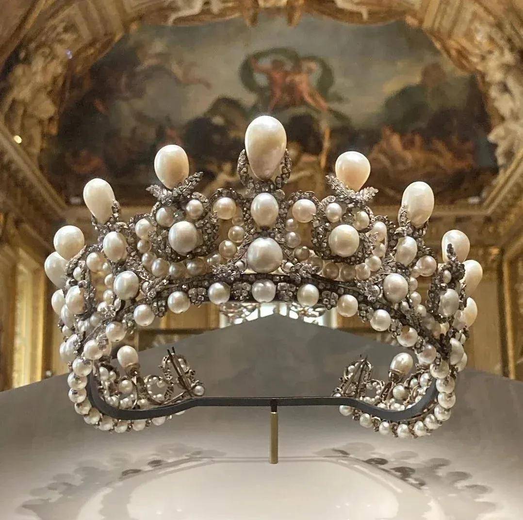 卢浮宫被盗的珠宝中<strong></p>
<p>贝因美股票</strong>,有拿破仑送给妻子的爱情信物