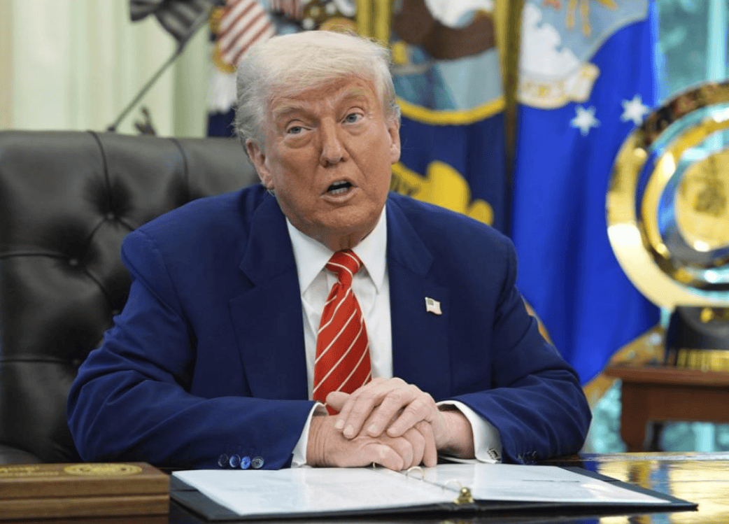 全美50州揭竿而起<strong></p>
<p>股票指数</strong>，要求特朗普立刻下台，中国这一招美国招架不住