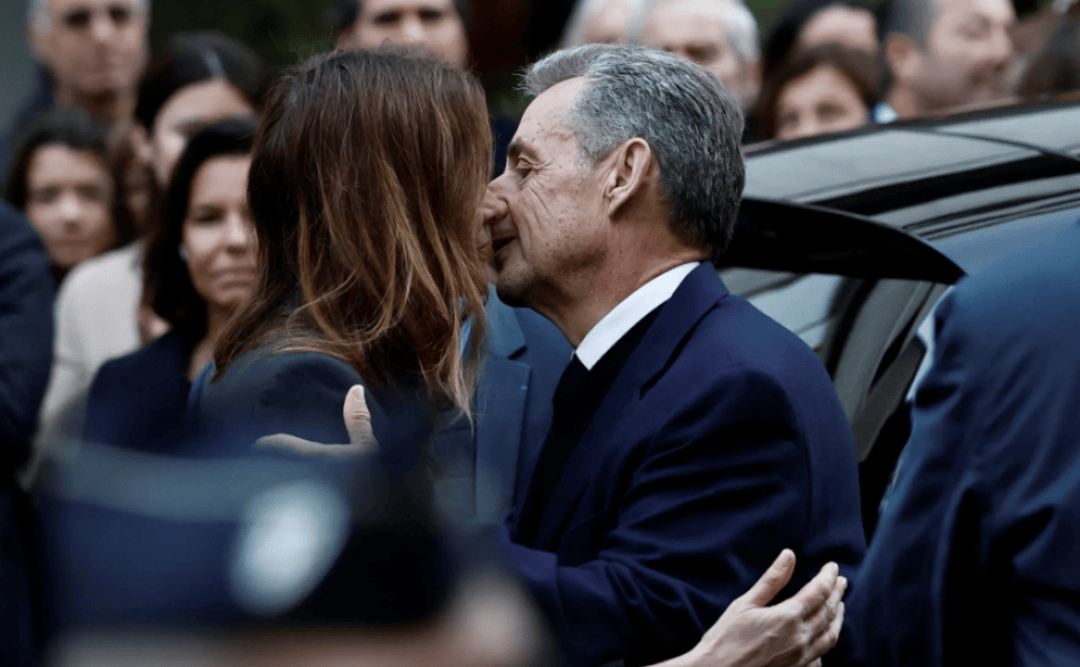 70岁法国前总统萨科齐的“坐牢style”:入狱前密会马克龙<strong></p>
<p>海澜之家股票</strong>,入狱后开始写书