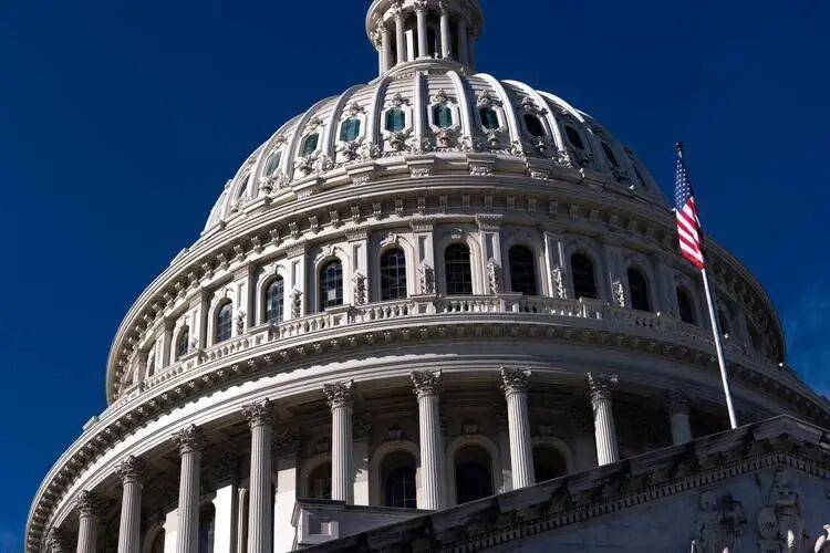 77：20票通过！美怒砸71亿力援台<strong></p>
<p>海澜之家股票</strong>，赖当局狂喜，却被这一幕搞破防