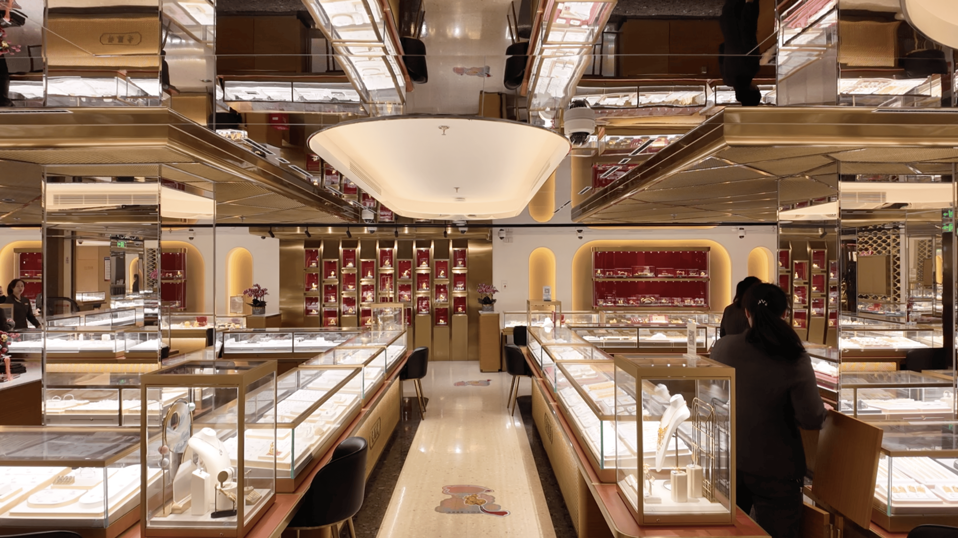 实探|金价惊魂一夜后:“囤金大爷大妈”挤爆金店<strong></p>
<p>海澜之家股票</strong>,拿下百克金条