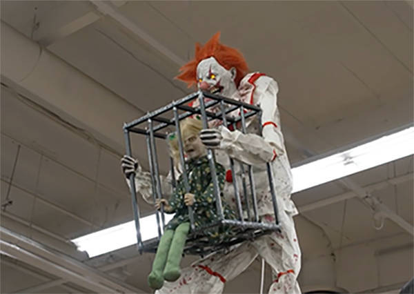 美国人正度过一个“没了中国货、最恐怖”的万圣节<strong></p>
<p>君正集团股票</strong>,白宫发言人却仍嘴硬