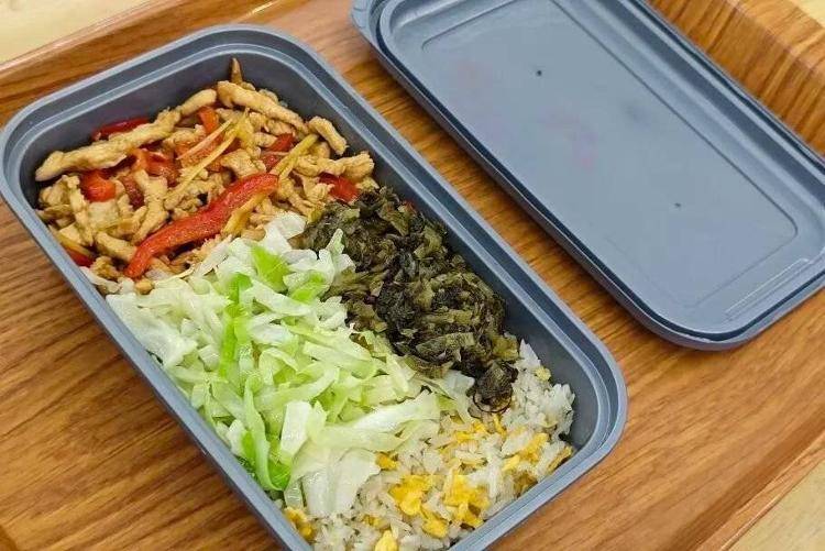 国铁成都局推出17元高铁盒饭:门店现炒<strong></p>
<p>君正集团股票</strong>,送餐到座