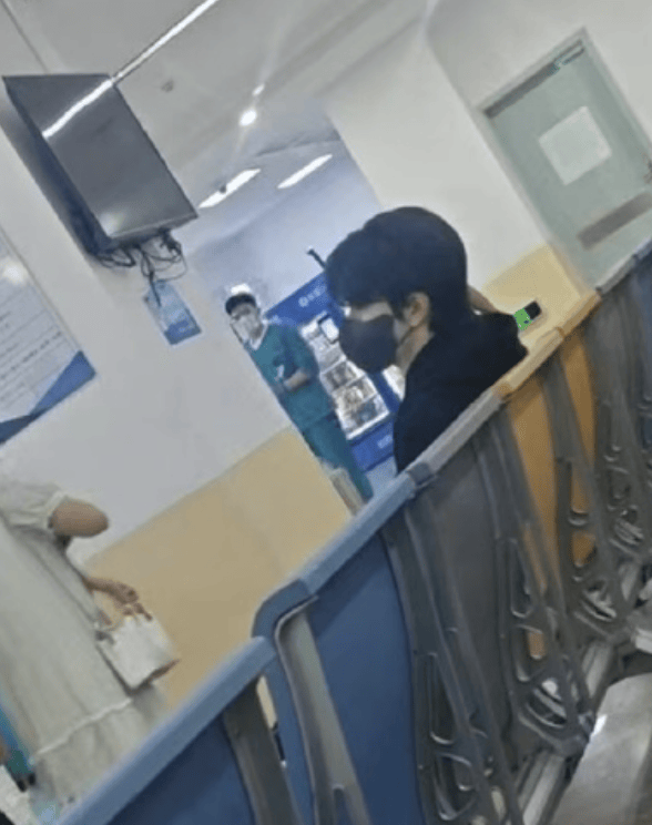 知名东北籍演员发生意外<strong></p>
<p>君正集团股票</strong>，剧组已送医