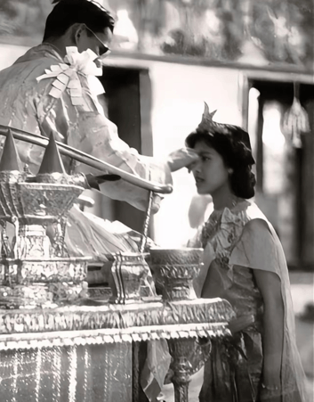 泰国王太后诗丽吉去世<strong></p>
<p>昆仑万维股票</strong>，留下19顶奢华王冠和她的传奇一生