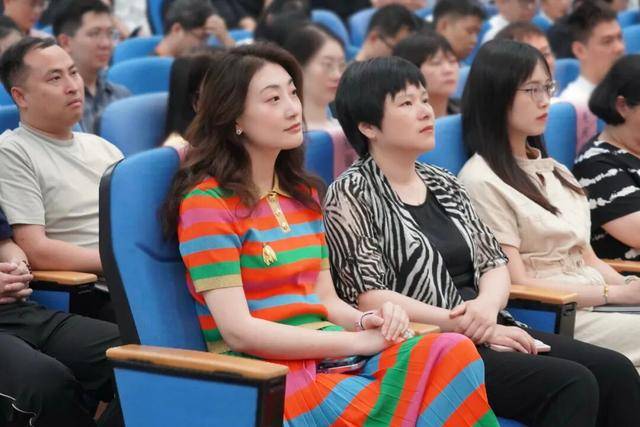 宗馥莉“心腹”祝丽丹离职<strong></p>
<p>昆仑万维股票</strong>!曾是娃哈哈核心高管