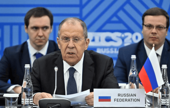 欧洲彻底炸锅!集体要求俄乌“停战”<strong></p>
<p>昆仑万维股票</strong>,波兰放话:普京敢来就会被逮捕!拉夫罗夫回应态度很强硬