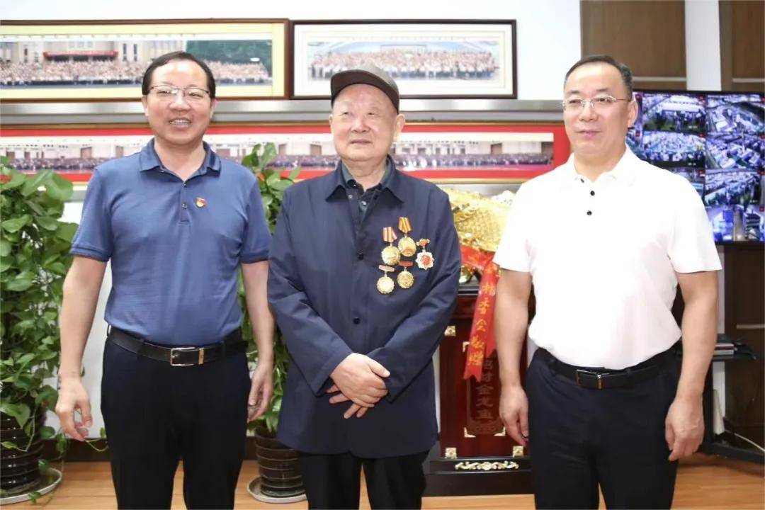 一代传奇苏商谢幕:镇江放牛娃做出370亿元市值公司;儿子早已接班<strong></p>
<p>延华智能股票</strong>,闯入特斯拉核心供应链