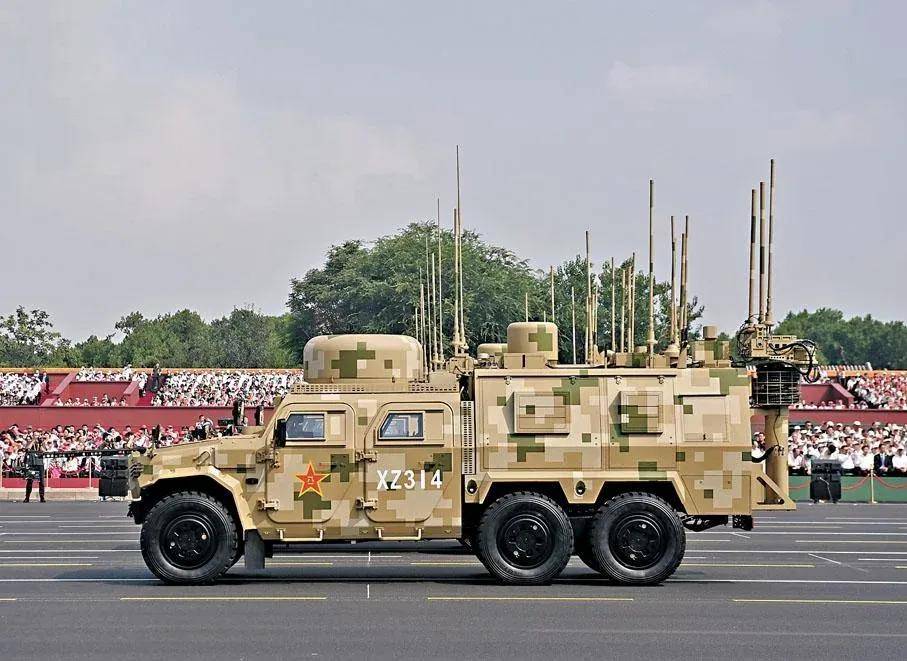 近日曝光！中国用一辆吉普车虚拟10万吨航母<strong></p>
<p>延华智能股票</strong>，南海戏耍美军侦察机