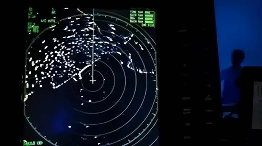 近日曝光！中国用一辆吉普车虚拟10万吨航母<strong></p>
<p>延华智能股票</strong>，南海戏耍美军侦察机