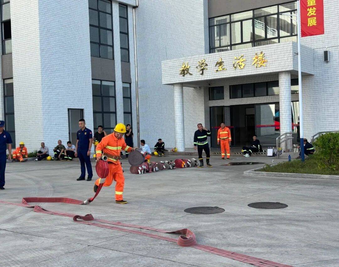 训考结合砺精兵<strong></p>
<p>延华智能股票</strong>！高新区微型消防站技能培训暨考核顺利举行