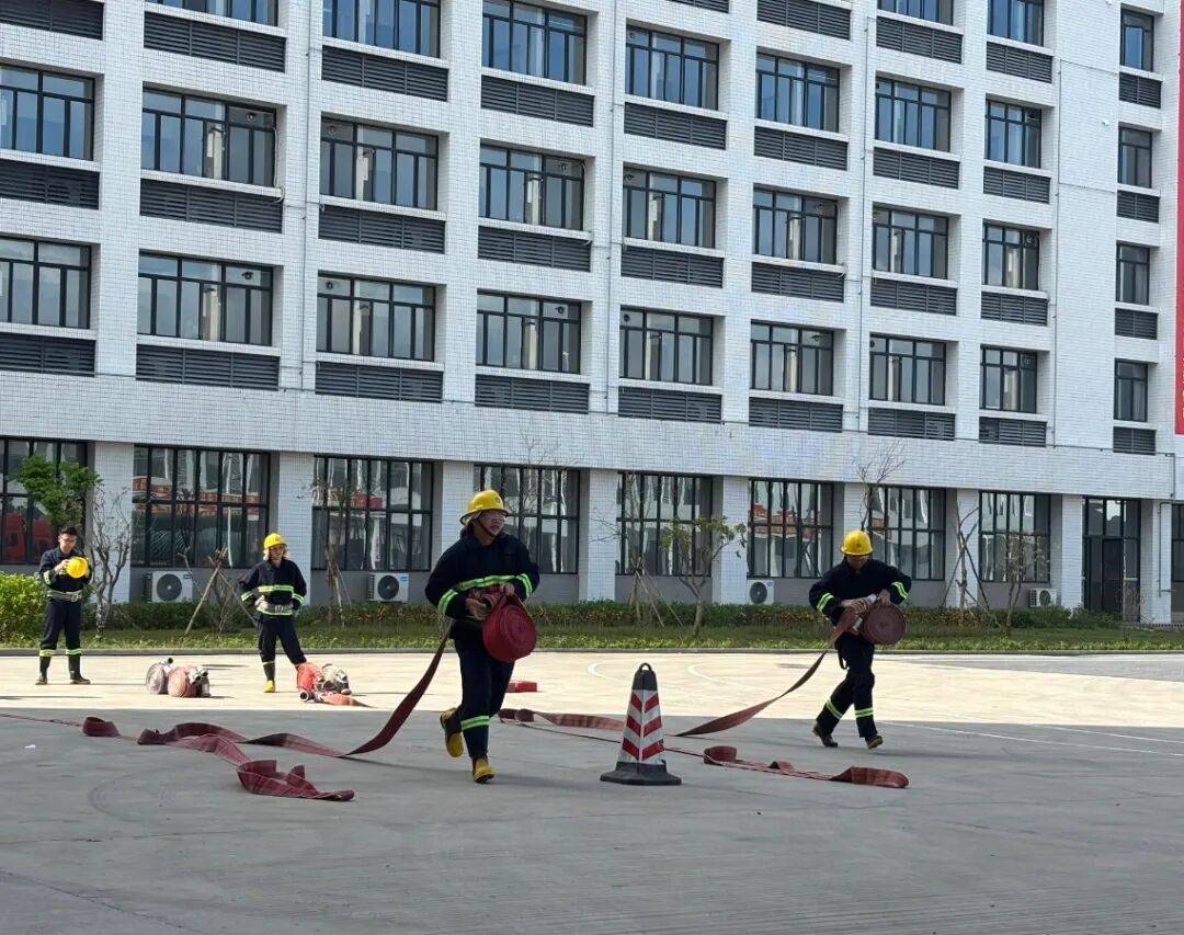 训考结合砺精兵<strong></p>
<p>延华智能股票</strong>！高新区微型消防站技能培训暨考核顺利举行