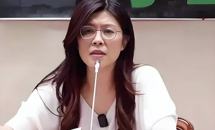 两岸和平统一还远吗?登机赴京前<strong></p>
<p>中国卫星股票</strong>,郑丽文公布人事名单,朱立伦回应特殊,不准打破惯例!