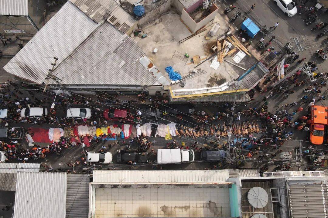 巴西强力“剿匪”!里约热内卢警匪激战<strong></p>
<p>中核科技股票</strong>,已有120多人死亡,总统卢拉发声,现场画面曝光→