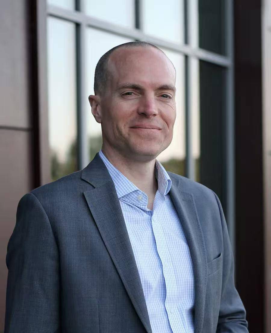 美籍校长与儿子老挝度假<strong></p>
<p>生益科技股票</strong>，遭5厘米长“杀人蜂”袭击，全身被蜇100多处双双殒命