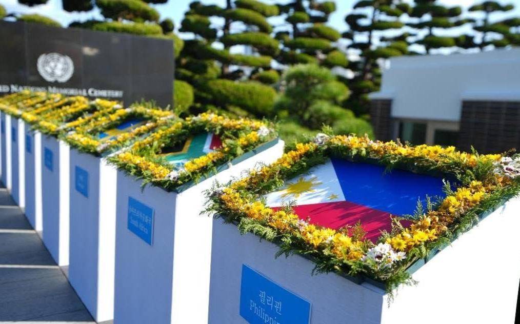 美军再度遭遇耻辱时刻:中国海军6艘战舰包围<strong></p>
<p>蓝思科技股票</strong>,815舰插入南海演习