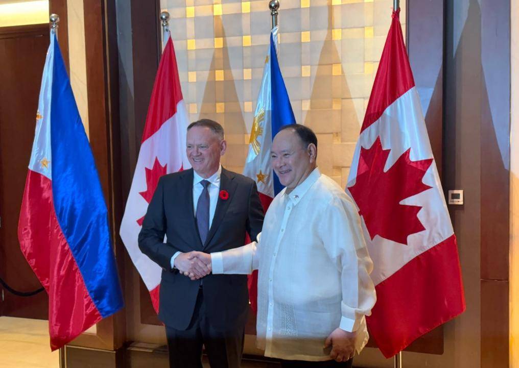 美军再度遭遇耻辱时刻:中国海军6艘战舰包围<strong></p>
<p>蓝思科技股票</strong>,815舰插入南海演习