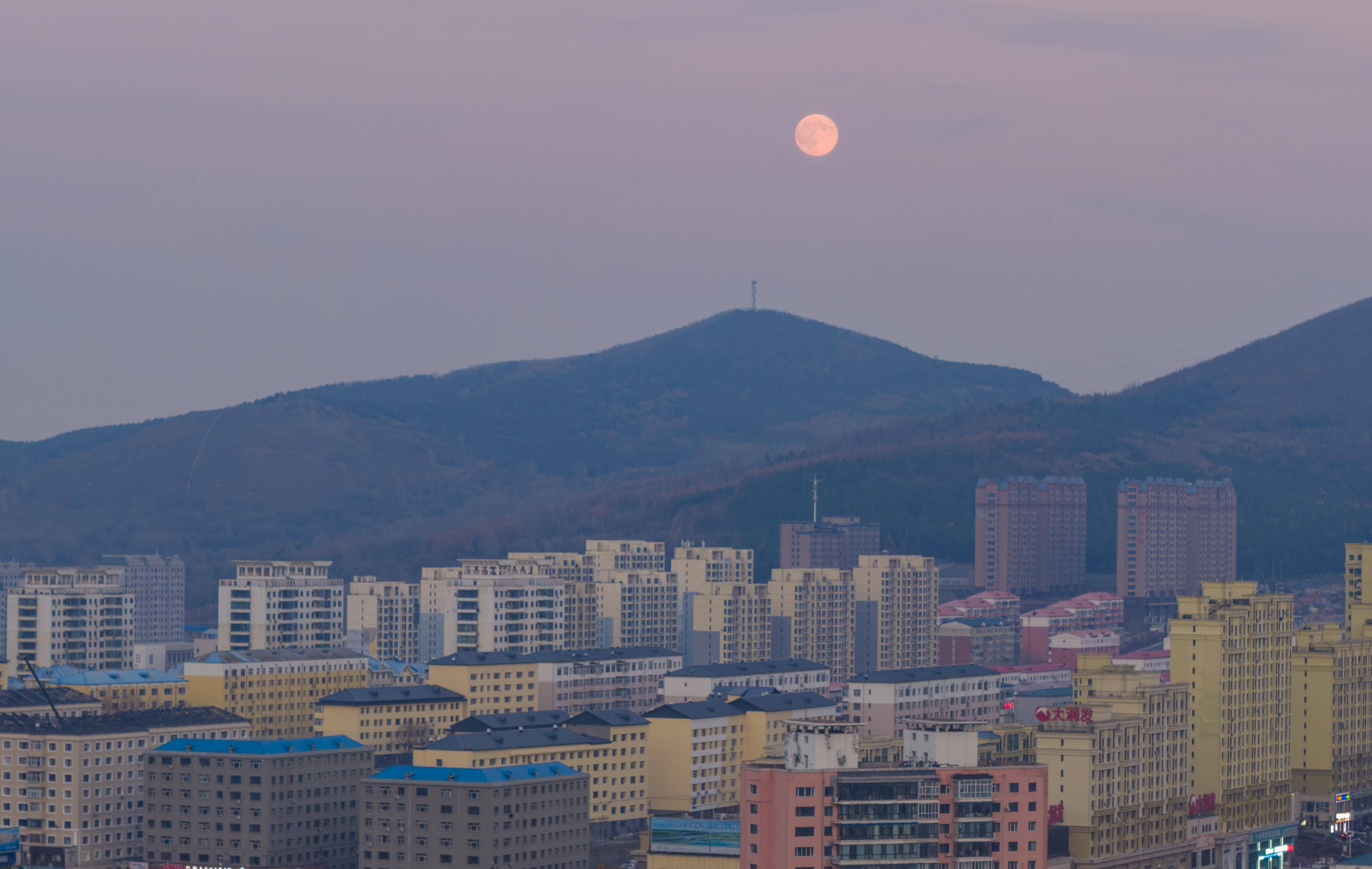 今年“个头”最大的“超级月亮”来啦#