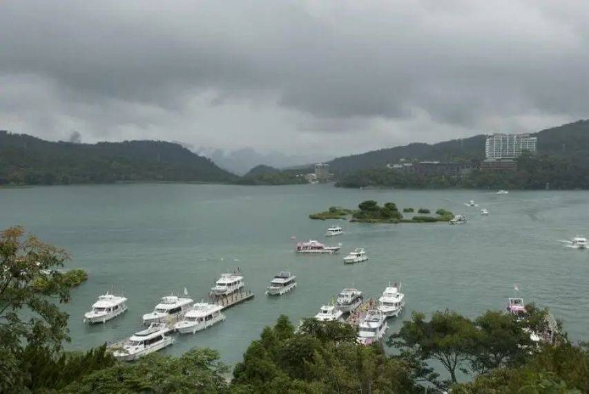 两岸统一众望所归!台湾岛内掀起入党潮<strong></p>
<p>蓝思科技股票</strong>,869人加入国民党,洪秀柱出面促统,果然没让大陆失望!