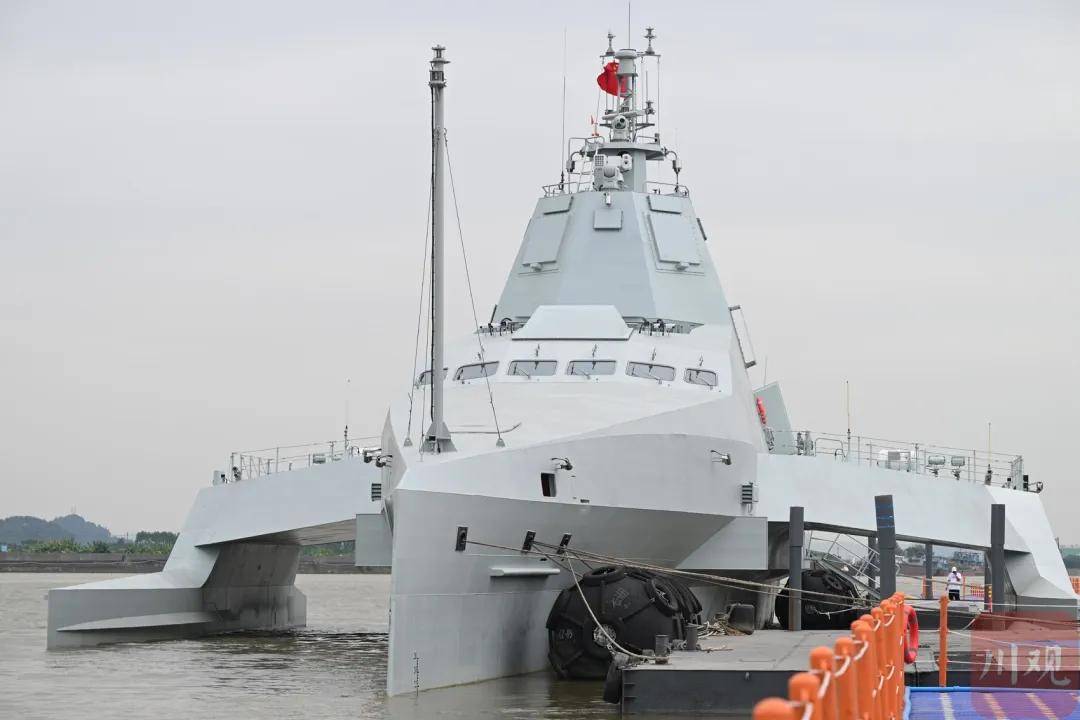 舰长65米<strong></p>
<p>蓝思科技股票</strong>，搭载48个垂发！美媒：中国海军“半潜式武库舰”亮相！