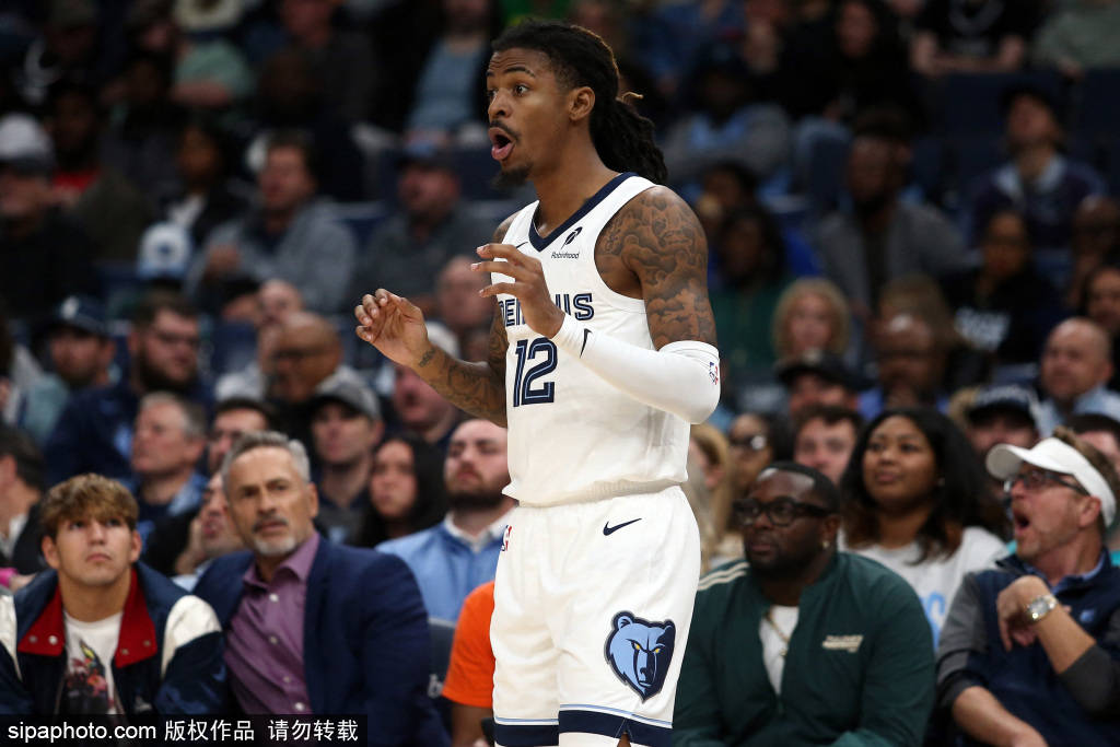 杜兰特在火箭与灰熊的比赛中调侃莫兰特父亲:<strong></p>
<p>中国能建股票</strong>你儿子不想在这里