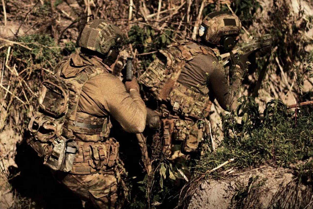 瞒不住了<strong></p>
<p>中国能建股票</strong>，红军城9000乌军被围，乌前防长：再不投降就是全线溃败