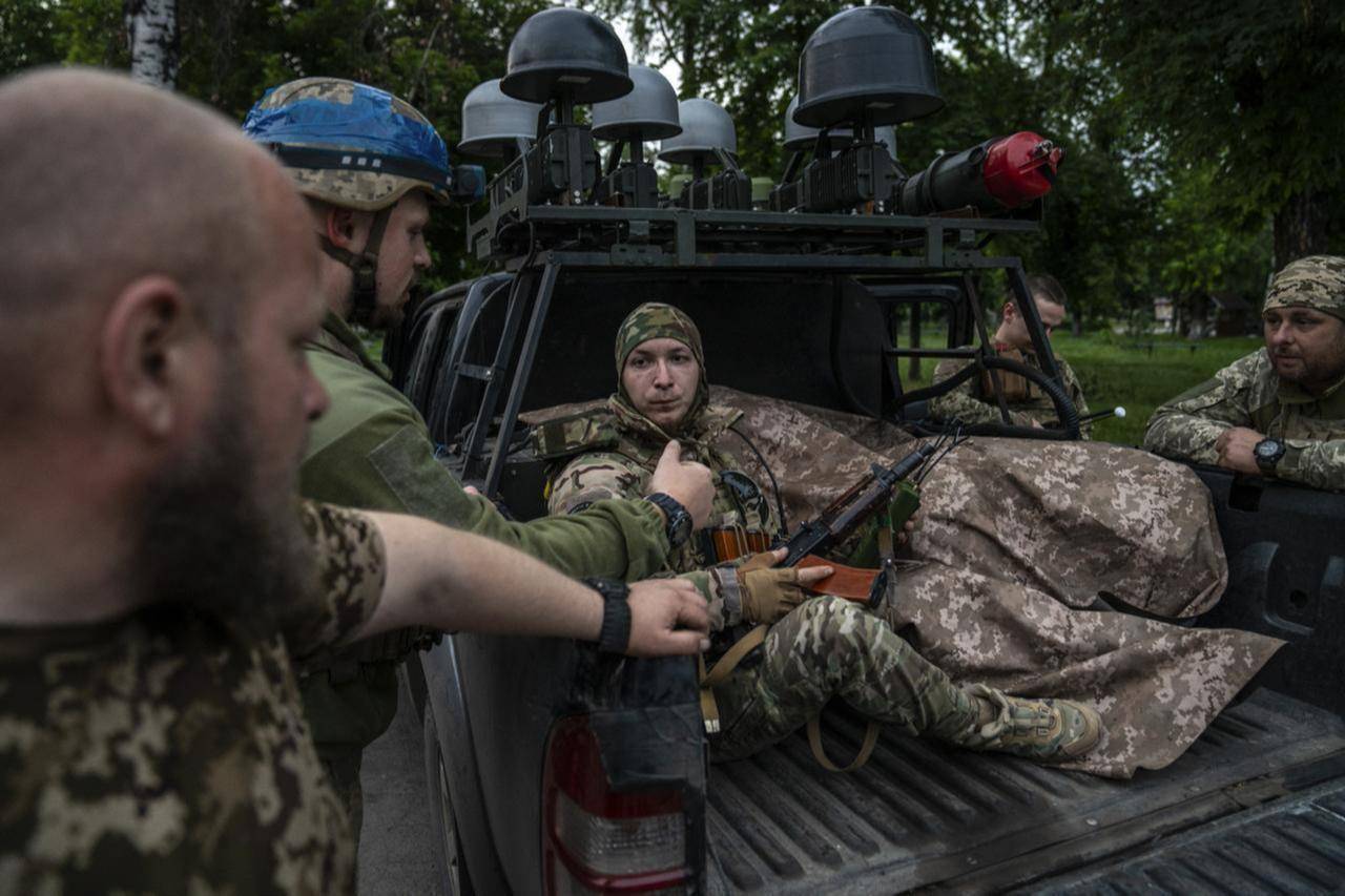 瞒不住了<strong></p>
<p>中国能建股票</strong>，红军城9000乌军被围，乌前防长：再不投降就是全线溃败