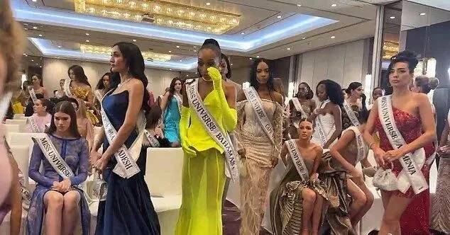 不满总监辱骂墨西哥选手<strong></p>
<p>久其软件股票</strong>，2025环球小姐集体退赛，总监哭诉：我也是会受伤的普通人