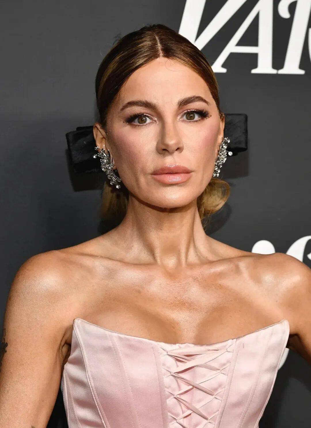 最美吸血鬼如今瘦成骷髅<strong></p>
<p>久其软件股票</strong>?《珍珠港》女主究竟怎么了?