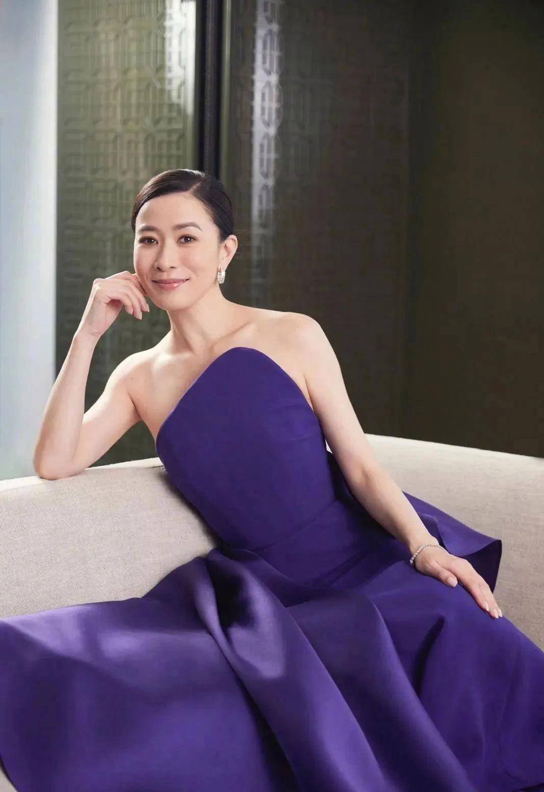 考古|TVB最后一位当家花旦佘诗曼：曾三封视后<strong></p>
<p>久其软件股票</strong>，如今50岁未婚独居靠自己活成女王