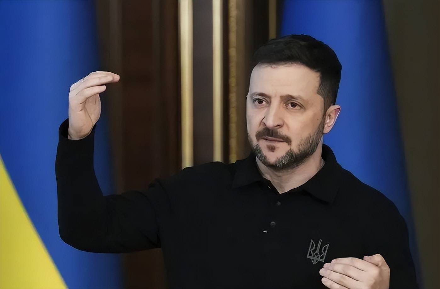 专访中途两度断电成笑柄!泽连斯基宣称乌克兰将胜利<strong></p>
<p>美国股票</strong>,实则美军撤离援乌弹药缺口达 40%?