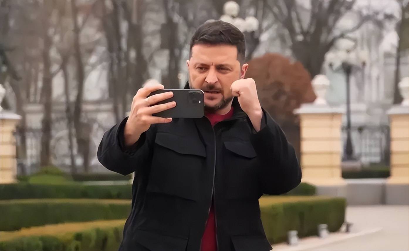 专访中途两度断电成笑柄!泽连斯基宣称乌克兰将胜利<strong></p>
<p>美国股票</strong>,实则美军撤离援乌弹药缺口达 40%?